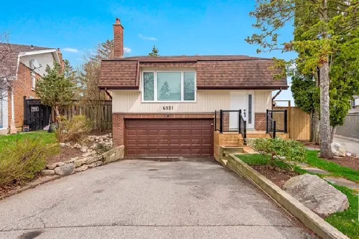 3 Beds 2 Bath Raised-Bungalow in the Heart Of Meadowvale!