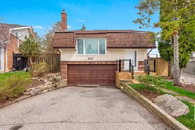 3 Beds 2 Bath Raised-Bungalow in the Heart Of Meadowvale!