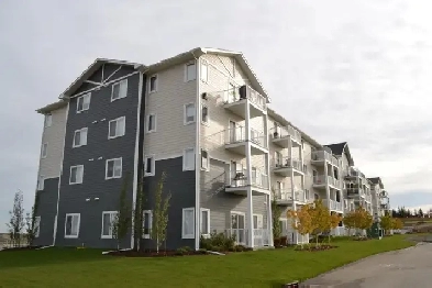 Bachelor unit in Sylvan Lake