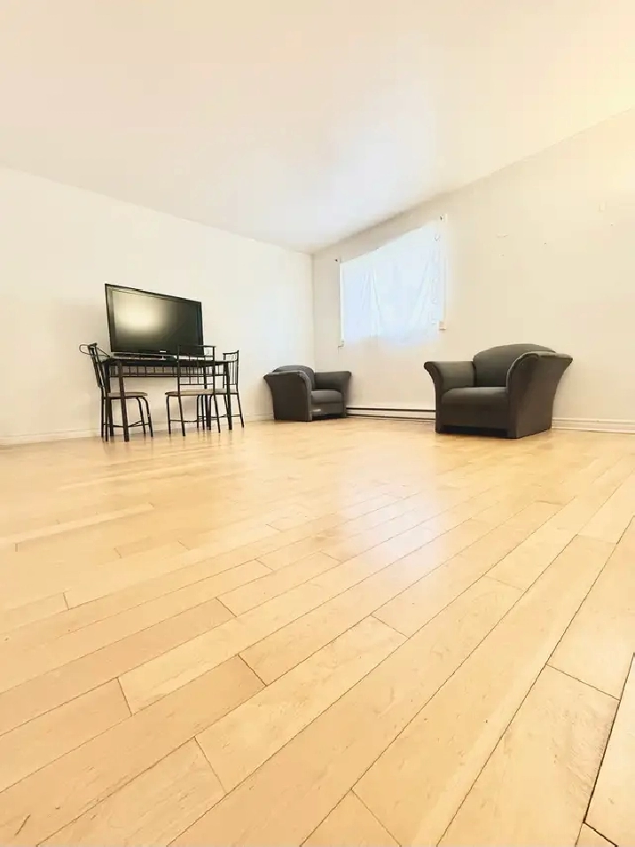 Grande 5 1/2 à Longueuil (triplex)