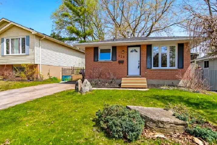 228 Pochard Lane, London, Ont. FOR SALE! Income Potential!