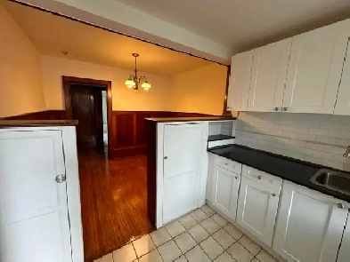 1 bedroom plus Apartment in Bloor West Village - $ 1,795