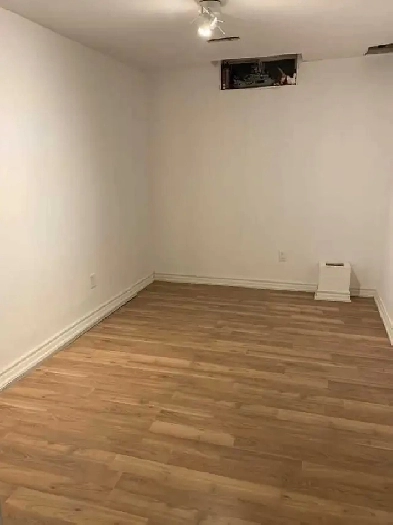 Room for rent - Markham and steels- Males only