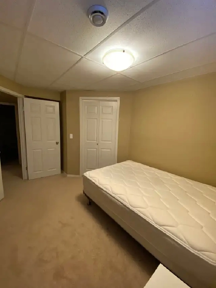 Private room for rent (South Pointe NEAR UOFM/MITT)