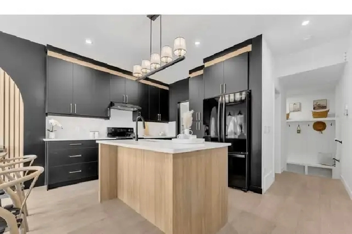 Modern House , 3 Bedroom 2.5 Bathroom