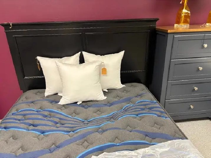 ROOM for RENT/off 36/Needham/Lindsay