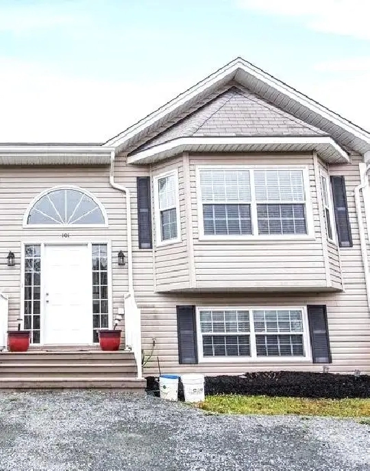 3-Bedroom Townhouse – Lower Sackville Available Aug 1