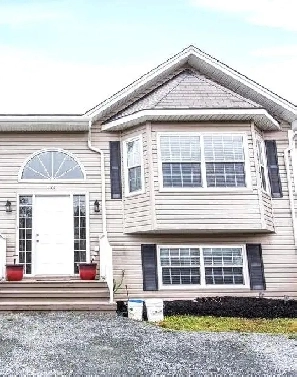 3-Bedroom Townhouse – Lower Sackville Available Aug 1