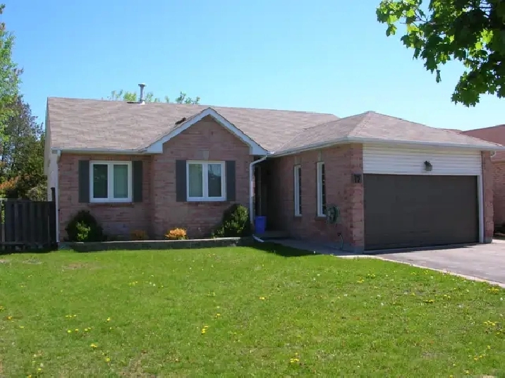 BASE BORDEN IR MILITARY IN ANGUS unit available May 1st 2026