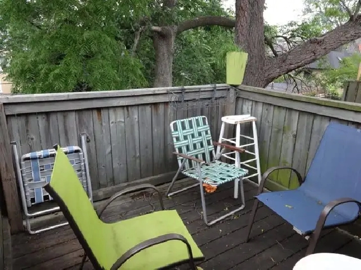 Annex Bright 2brm/Deck on Palmerston Blvd June 1