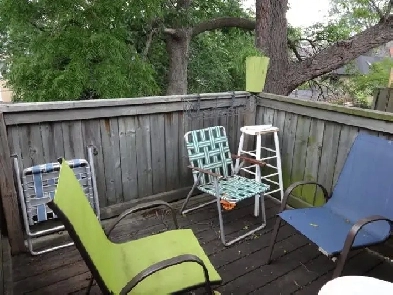 Annex Bright 2brm/Deck on Palmerston Blvd June 1