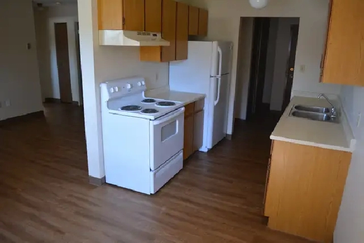 INNISFAIL - Spacious 2 Bedroom Apartment