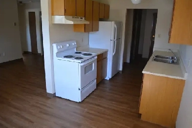 INNISFAIL - Spacious 2 Bedroom Apartment