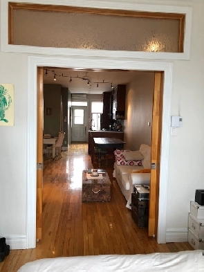 UN BEL APPARTEMENT DANS LE SECTEUR DE ROSEMONT.