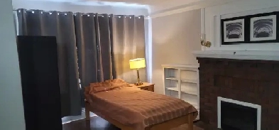 All-Female Students  House – 2 Mins to MacMaster! ($850  All-In)