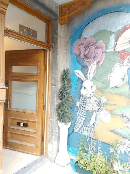 3 Beds 1 Bath Apartment