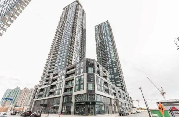 Square Q1 Condo 1 bdrm   den for rent, starting Jun 01 / earlier