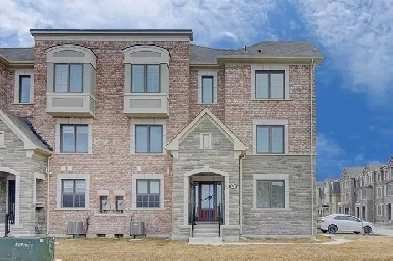 Richmond Hill Townhome for Sublease - 3 1 BR / 3 Bath (Mid June)