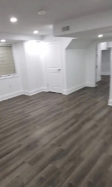 3 BEDROOM BASEMENT WITH SEPERATE ENTRANCE IN ALLISTON $2400 A MO