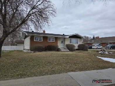 Online Auction: House To Be Removed - Regina, SK