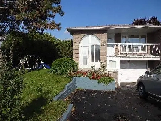 Spacious 2 Bedroom Basement Apartment Birchmount and Finch
