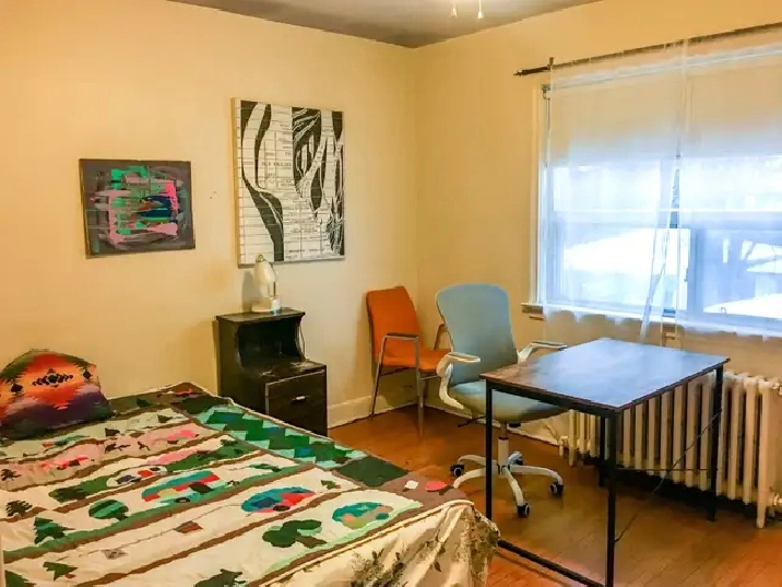 3 Bedroom, Near Christie Subway, Facing Park, Utilities Included