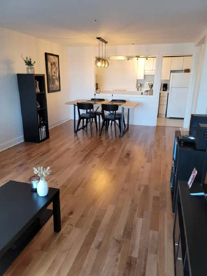 Mois Gratuit-Free Month 3-1/2  Côte-Saint-Luc / Cavendish