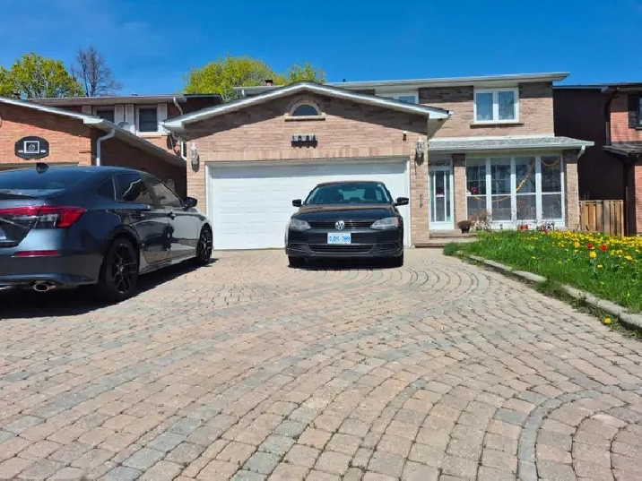 4 2 bedrooms 3.5 washrooms 2 kitchens Mississauga $4600 monthly