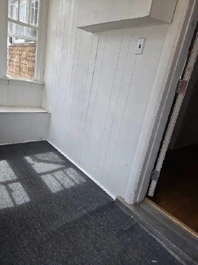 6 bedroom 2 washroom house for rent asap