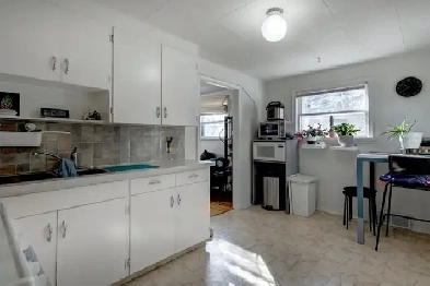 Cozy 2-BR suite in Richmond SW Close to DT
