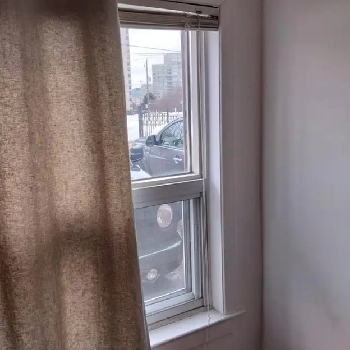 One bedroom room apartment for rent in North York.