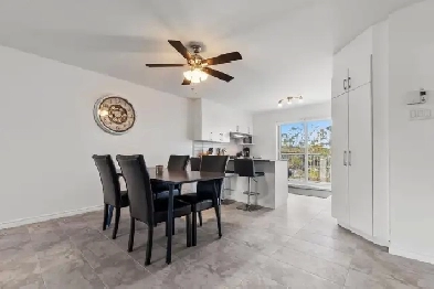 Grand logement 4 1/2 rénové à louer à Laval
