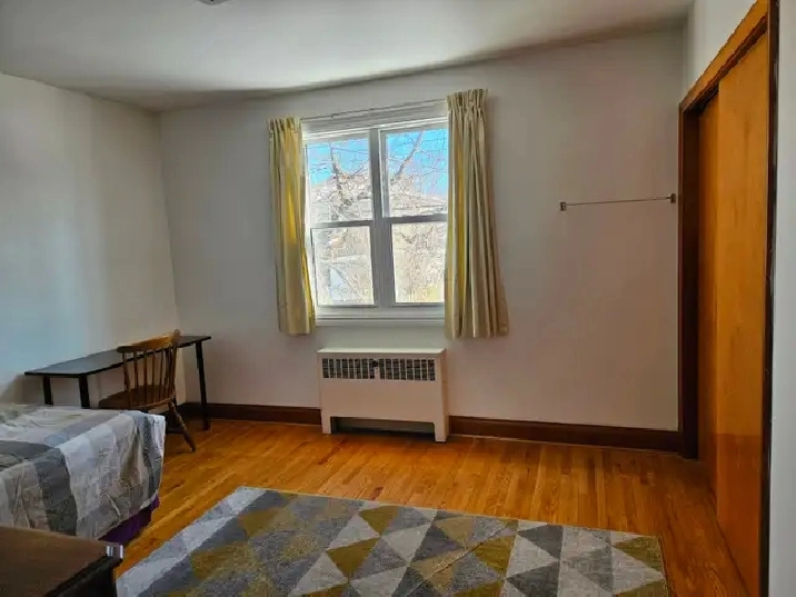 Three bedroom apt flexible lease start date