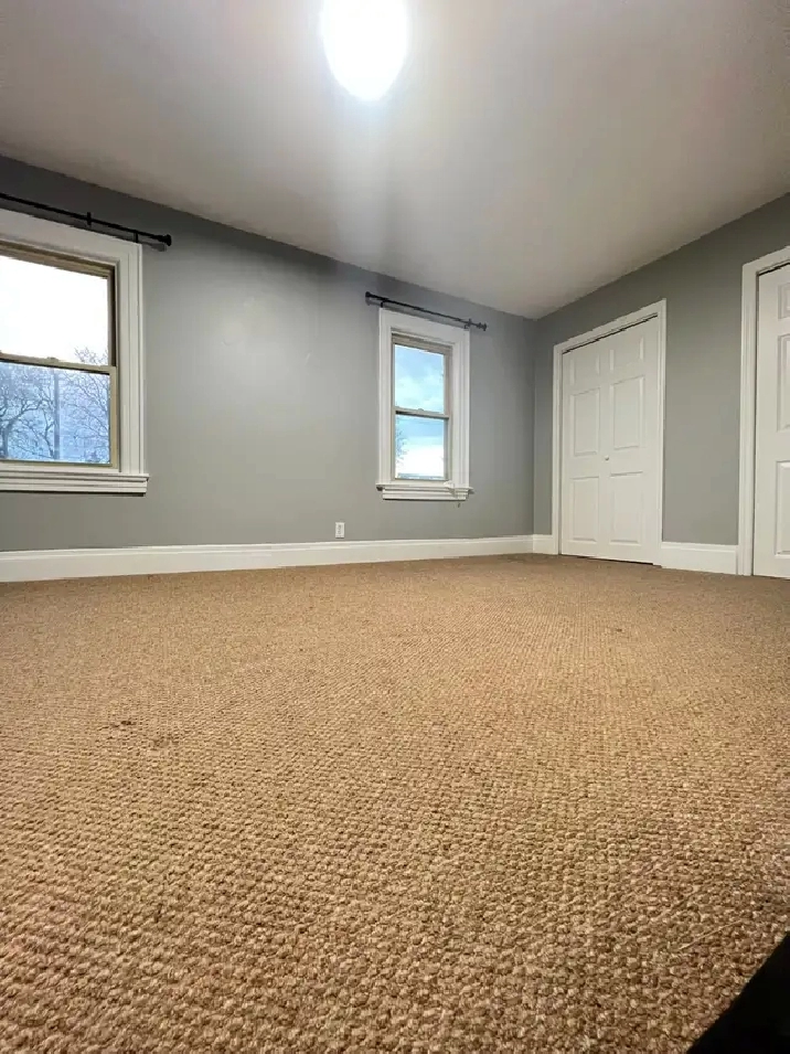 Renovated 3BR House Niagara Falls $1999