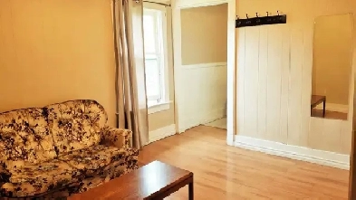 (DOWNTOWN) Unique 2 Bedrooms Apartment, Clean & Quiet!
