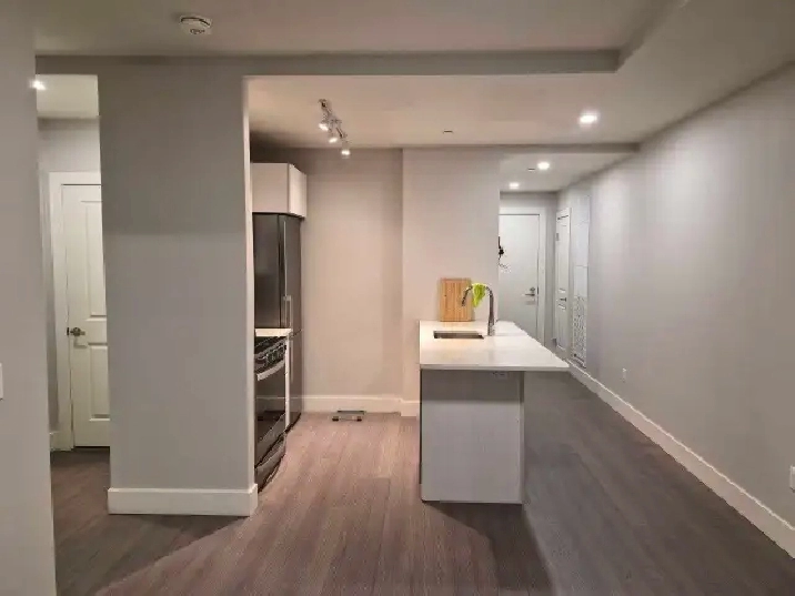 Lease transfer(Assignment) 402, 3610 Dixie Rd, Mississauga, ON