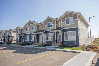 Beautiful Townhome in Sylvan Lake - $699 Security Deposit Promo