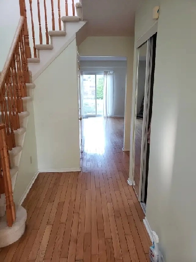 Detached house close to Steeles and Bathurst York Region