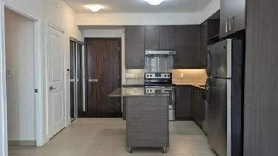 Spacious one bedroom condo for rent in Markham prime location