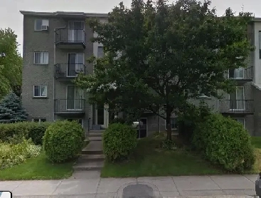 4 1/2 à louer à laval