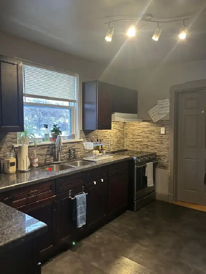McMaster Student House for Rent-Female