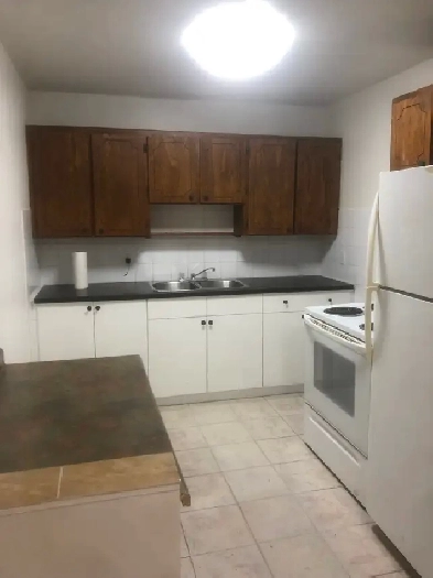 3 BDRM APRT FOR RENT IN TECUMSEH