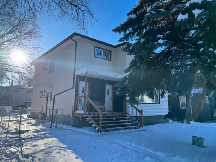 3-Bedroom Upper Unit in Duplex – Grant Park Area 