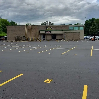 FURNISHED OFFICES - OMVIC APPROVED  - NO LEASE - AVAILABLE IMMED