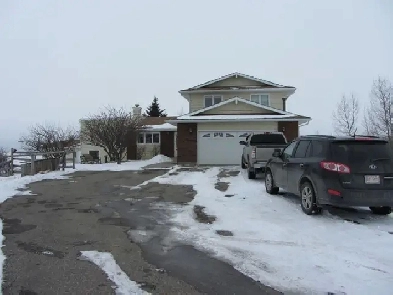 5 bed/2.5 bath acreage for rent, July 1 , Camden Lane Cochrane