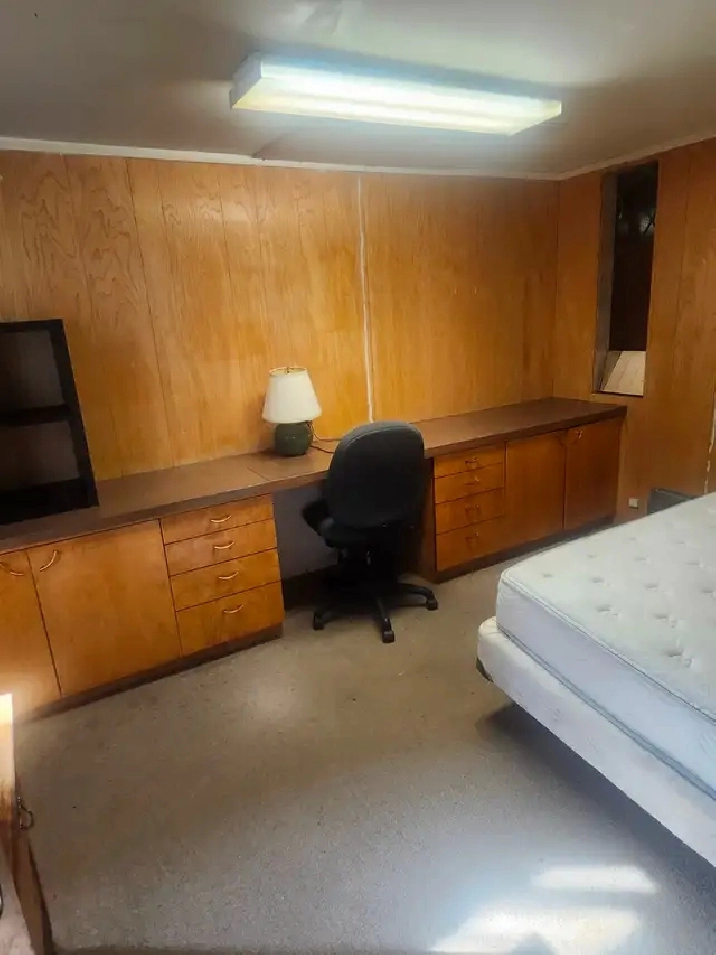 $750 Private Room For Rent In Beautiful Neighborhood !