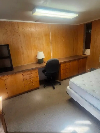$750 Private Room For Rent In Beautiful Neighborhood !