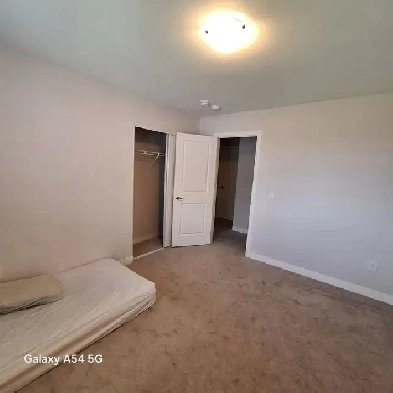 Single Ensuite Bedroom for Rent in House