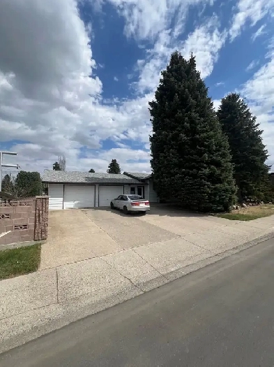 Lethbridge house for sale - prime location