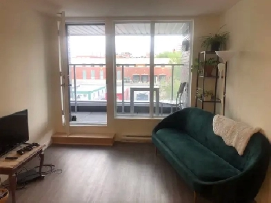 Sous-location bon prix/Good price sublet
